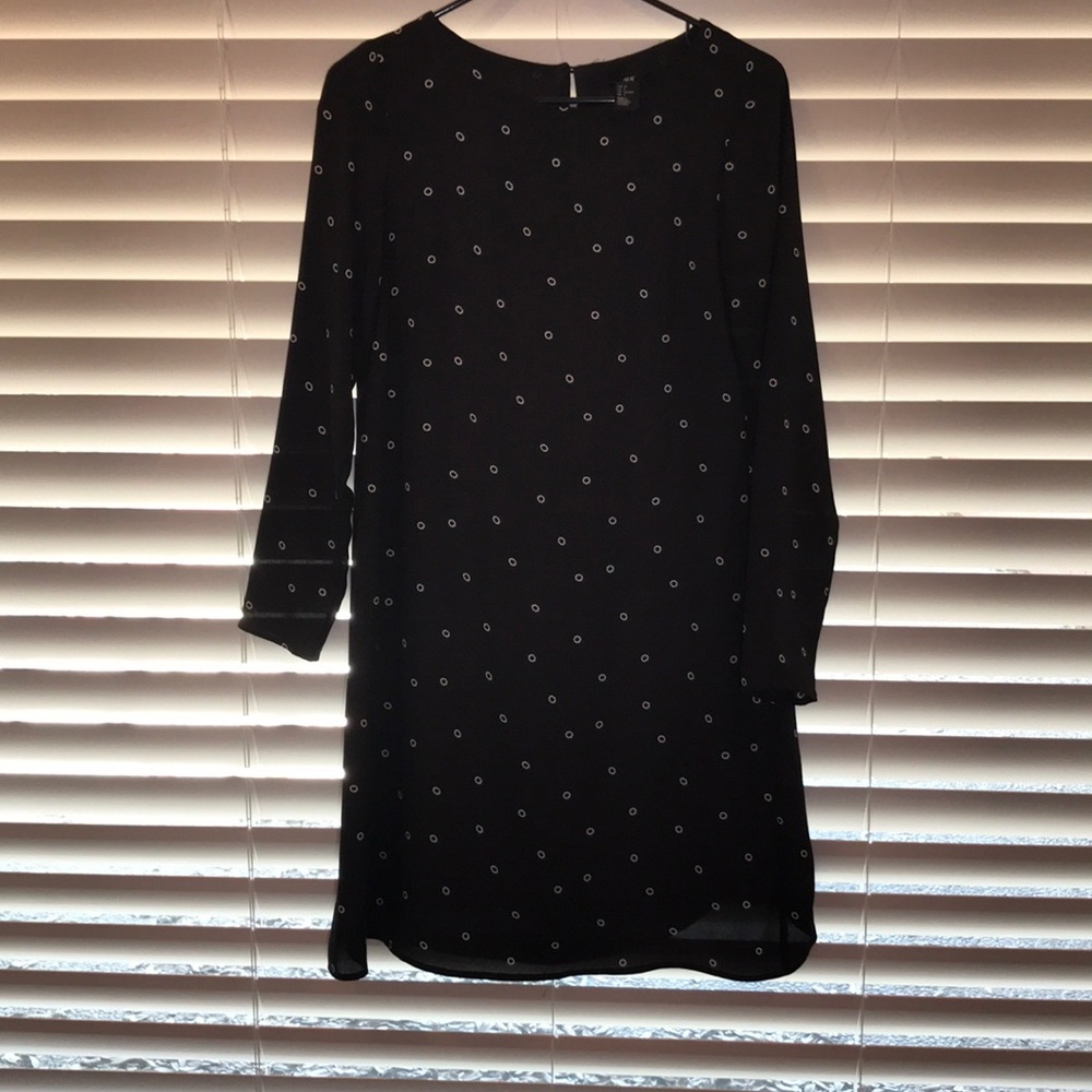 H&M Black & White  Dress size 4